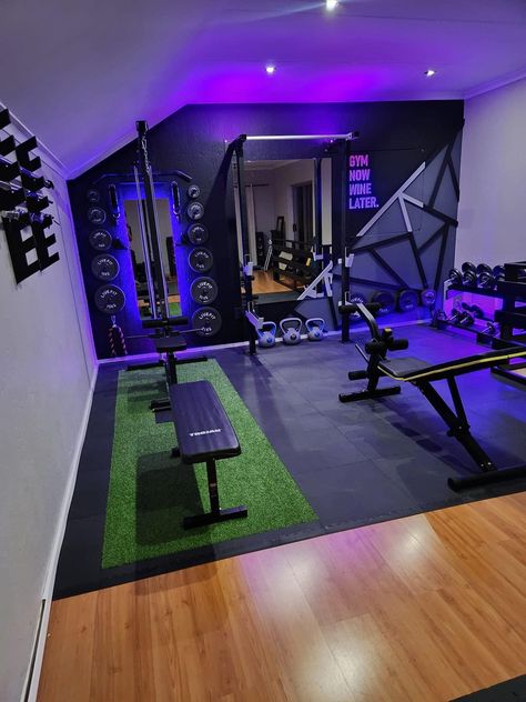 Home Gym Ideas Small Workout Rooms, Basement Workout Room, Gym Room Ideas, Small Home Gyms, Gym Basement, Home Made Gym, Home Gym Basement, Home Gym Set, Home Gym Inspiration