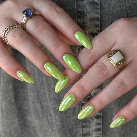 Fully obsessed with my current nails - a lime green chrome!💚 #nails #nailart #naildesigns #nailsofinstagram #nailsnailsnails #nailsmagazine #nailsonfleek #nailstyle #nailtrends #gelxnails #gelx #nailartist #nailinspo #springnails #chromenails #summernails #summernailinspo #summernailtrends Lime Nails Ideas, Lime Chrome Nails, Brat Green Nails, Neon Green Chrome Nails, Lime Green Almond Nails, Green Chrome Almond Nails, Lime Green Chrome Nails, Green Lime Nails, Lime Nails Design