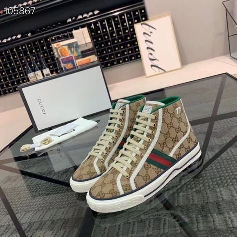 Tenis Gucci, Gucci Shoes Sneakers, Shoes Sneakers Jordans, Woven Baskets, Mens Fashion Classy, Functional Decor, Matching Colors, Outdoor Leisure, Wire Baskets