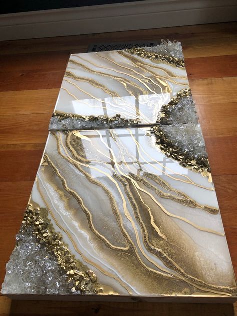 Resin Art Canvas, Seni Resin, Resin Art Painting, Geode Art, Resin Wall Art, Resin Furniture, Diy Resin Art, Urban Sketchers, Diy Resin Crafts