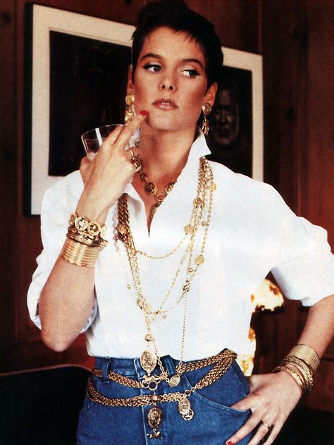 Inspiration VeronicaBeard.com Carey Lowell, Vintage Chanel Jewelry, Decades Of Fashion, 80s And 90s Fashion, Vogue Us, 1980s Fashion, Chanel Jewelry, Chanel Fashion, 2014 Fashion