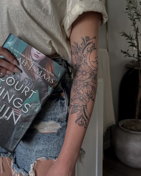 Floral Acotar Tattoo, Fantasy Inspired Tattoo Sleeve, Credence Book Tattoo, Book Tattoo Inspiration, With You Tattoo, Feyre Arm Tattoo Acotar, Book Series Tattoos, A Court Of Dreams Tattoo, Sarah J Maas Tattoo Sleeve