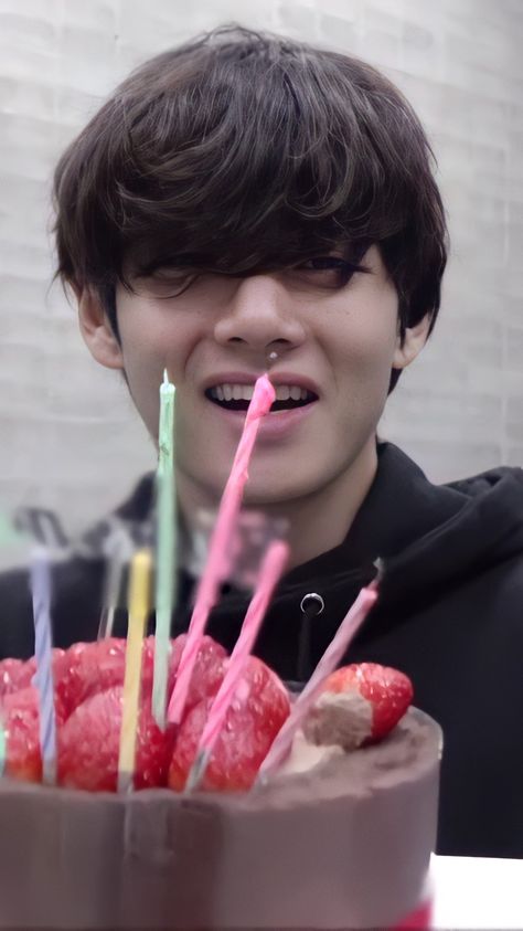 Taehyung birthday senada V Birthday Pic, Kim Taehyung Birthday, Taehyung Birthday, Bts V Birthday, Bts Happy Birthday, Bts V Photos, Baby Pink Aesthetic, Bts Wallpaper Lyrics, Taehyung Photoshoot