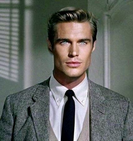 Men With Strong Jawline, Hollow Cheeks Male, Jawline Men, Perfect Jawline, Glow Up Guide, Strong Jawline, George Peppard, Blue Eyed Men, Skincare Routines