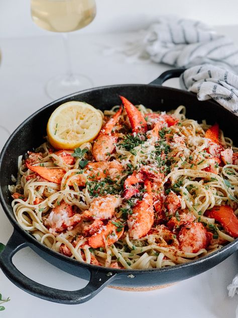 Dinner Recipes Fancy Delicious, Seafood Lunch Ideas, Butter Lobster Roll, Butter Lobster, Lobster Pasta, Fresh Lobster, Lobster Meat, Lobster Recipes, Lobster Roll