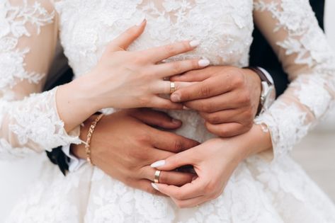 Groom and bride are putting on wedding r... | Free Photo #Freepik #freephoto #wedding #gold #love #woman Wedding Accessories Photography, Wedding Ring Hand, Wedding Ring Shots, Wedding Ring Pictures, His And Hers Rings, Wide Wedding Bands, Foto Wedding, Wedding Portrait Poses, Wedding Rings Photos