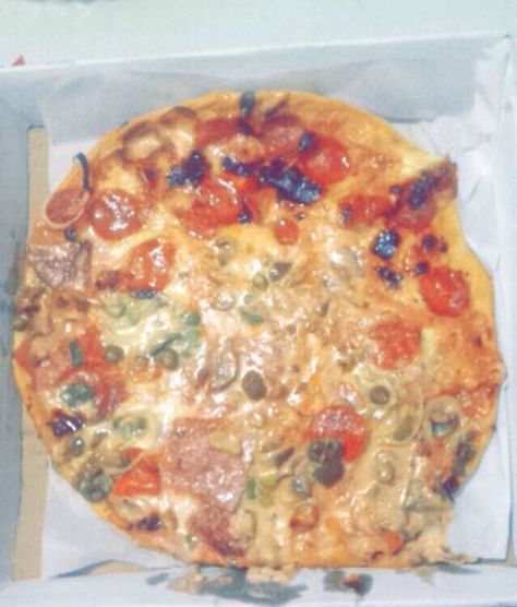 Pizza garden from Haiti Pizzas, Pizza Garden, Garden Pizza, Haitian Food Recipes, Beautiful Country, Hawaiian Pizza, Haiti, Pizza