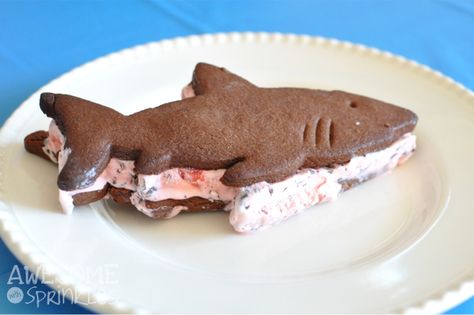 Shark Shaped Ice Cream Sandies | Awesome with Sprinkles Shark Themed Food, Homemade Chocolate Cookies, Shark Week Recipes, Shark Snacks, Shark Week Party, Ocean Food, Shark Themed Birthday Party, Cream Sandwich, Cute Birthday Cakes