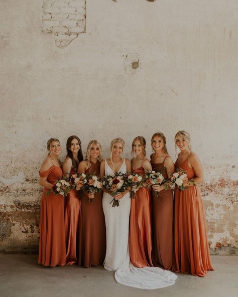 Rust Bridesmaid Dresses, Fall Bridesmaid, Party Poses, Fall Ceremony, Rustic Bridesmaids, Fall Wedding Bridesmaids, Rust Bridesmaid Dress, Orange Bridesmaid, Museum Photography