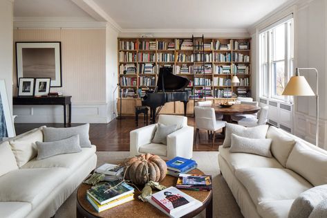 Upper West Side Apartment, West Village Apartment, Living Room Clocks, West Home, Library Wall, Annie Leibovitz, Curved Staircase, Banquette Seating, Upper West Side