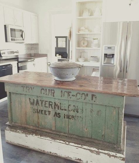 Farmhouse Kitchen Island, Decor Ikea, Farmhouse Kitchen Design, Rustic Farmhouse Kitchen, Kitchen Farmhouse, Kitchen Decorating, Chic Kitchen, Shabby Chic Kitchen, Kitchen Redo