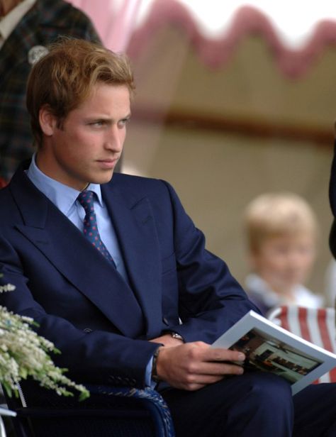 Oh Come on who hasn't fantasized about being with his royal sexiness William Windsor, Prins William, Photos Of Prince, Prins Harry, Principe William, Royal Family England, Prince William And Harry, Royal Prince, Young Prince