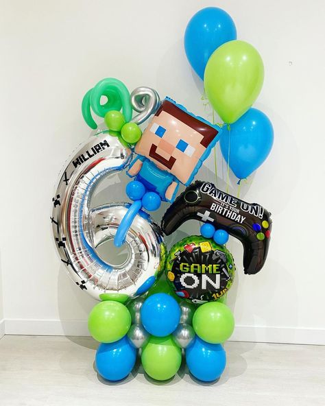 Minecraft Balloons, Minecraft Birthday Decorations, Minecraft Party Decorations, Diy Birthday Banner, Its A Boy Balloons, Video Games Birthday, Minecraft Birthday Party, Birthday Balloon Decorations, Minecraft Birthday