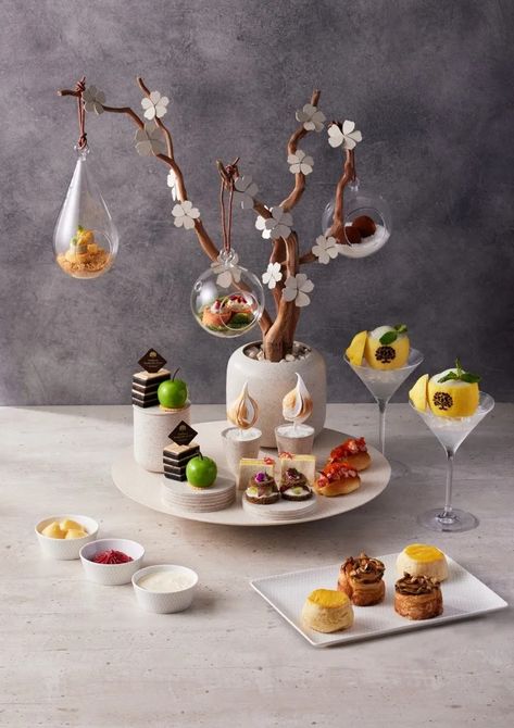 High Tea Hop: Afternoon Tea Sets to Try This November 2021 Afternoon Teas Ideas, Desserts For Chinese New Year, Themed Afternoon Tea, Festive Afternoon Tea, Afternoon Tea Set Up, High Tea Ideas, Winter Afternoon Tea, Christmas High Tea, Tea Presentation