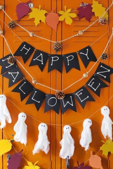 Veselý Halloween, Diy Halloween Dekoration, Fall Garlands, Halloween Girlande, Dekorasi Halloween, Kostum Halloween, Halloween Office, Halloween Decor Diy, Halloween Fest