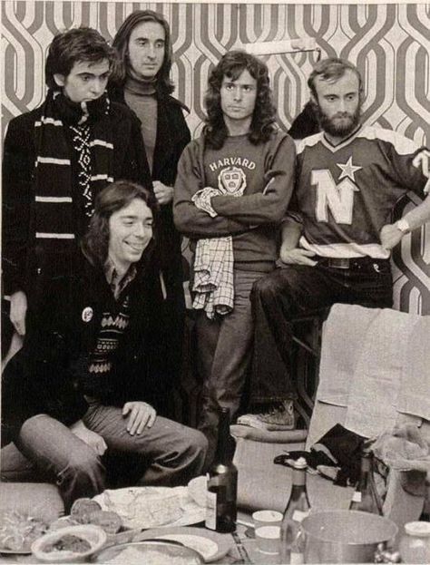 Genesis 1975 Genesis Band, Steve Hackett, Mike Rutherford, The Ed Sullivan Show, Peter Gabriel, Music Pics, Pop Rock Bands, Phil Collins, Progressive Rock