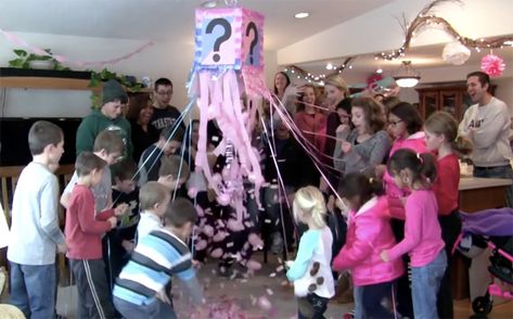 Balloon Drop Gender Reveal, Gender Reveal Balloon Drop, Creative Gender Reveal Ideas, Gender Reveal Cake Pops, Gender Reveal Party Gifts, Gender Reveal Pinata, Gender Reveal Box, Creative Gender Reveals, Reveal Party Games