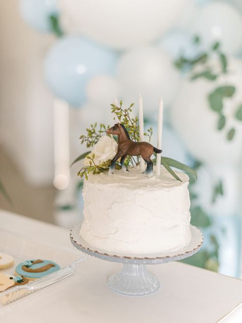 Cute Horse Birthday Party - Theme & Styling Inspiration for Your Party Vintage Pony Party, Cake With Horse Theme, Horse Stable Birthday Party, Horse Birthday Activities, Horse Birthday Food Ideas, 3rd Birthday Horse Theme, Horse Themed Cakes Ideas, Two Year Old Horse Birthday Party, Boho Horse Birthday Party