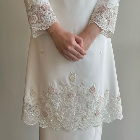 Baju Kurung Wedding, Wedding Kurung, Kurung Outfit, Kurung Nikah, Melayu Wedding, Kurung Lace, Malay Wedding Dress, Model Dress Kebaya, Gatsby Wedding Dress