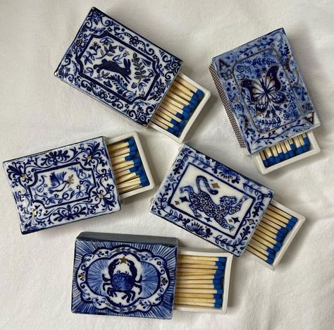 Steampunk Tendencies, Ivy House, Ceramics Pottery Art, Ceramics Ideas Pottery, Antique Porcelain, Pottery Painting, Diy Clay, Hand Painted Ceramics, Clay Crafts