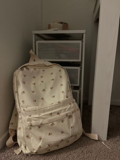 linked on the post! 🌷 floral backpack flower bag white and pink backpack coquette packback coquete amazon finds White Backpack Aesthetic, Flower Backpack, Preppy Bags, My Backpack, Stylish School Bags, Aesthetic Backpack, Kawaii Backpack, White Backpack, Aesthetic Bags