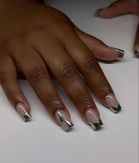 Bday Nails Long Square, Acrylic Nails With Chrome Design, Classy Metallic Nails, Silver Birthday Nails Short, Chrome And French Nails, Cute Silver Nails For Prom, Short Nail Birthday Designs, Metalic Nails Short, Simple Silver Nail Designs