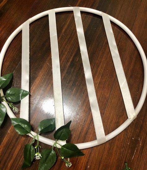 How to Create a DIY Hula Hoop Photo Display – My Bite of Life Hula Hoop Photo Booth, Hula Hoop Picture Display Diy, Hula Hoop Picture Display, Hula Hoop Photo Display, Hoola Hoop Photo Booth Frame, Photo Display Ideas For Party, Hula Hoop Photo Frame, Hoop Wreaths Giant Display, Hula Hoop Decoration