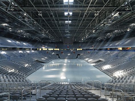 Arena Zagreb / UPI-2M Indoor Arena Exterior, Futuristic Arena, Basketball Arena Architecture, Arena Football, Arena Stage, Stadium Architecture, Capacity Building, Indoor Arena, University Architecture