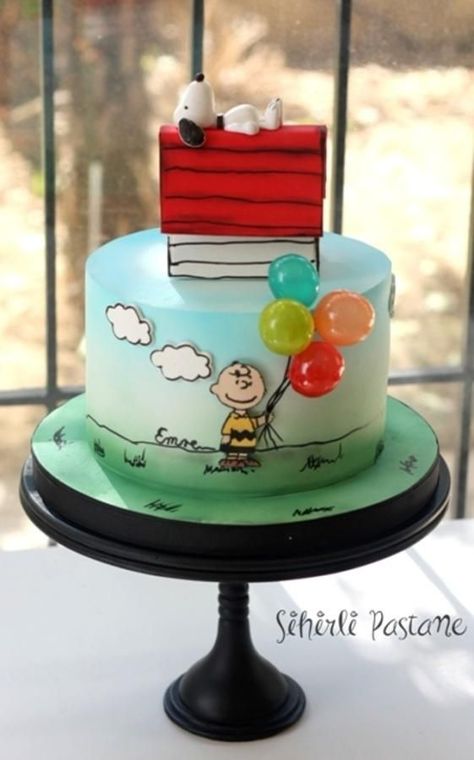 Snoopy Cake by Sihirli Pastane Bolo Snoopy, Cakes Pretty, Snoopy Cake, Super Torte, Peanuts Birthday, Snoopy Party, Snoopy Birthday, Friends Cake, Crazy Cakes