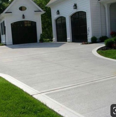 Cement Driveway, Stamped Concrete Patterns, Stamped Concrete Driveway, Modern Driveway, Concrete Patio Designs, Driveway Paving, Concrete Patios, Driveway Design, Driveway Landscaping