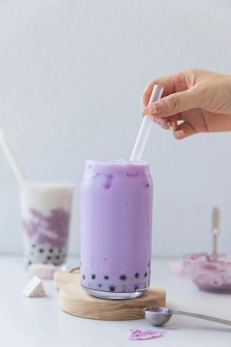 Purple Boba Tea, Mug Cookie Recipes, Taro Powder, Taro Milk Tea, Taro Bubble Tea, Taro Boba, Nutcracker Christmas Party, Purple Cafe, Asian Noodle Dishes