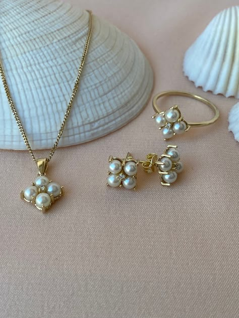 Gold Ring Earrings, Pearl Ring Design, Pearl Diamond Necklace, Fashion Jewelry Necklaces Gold, Jewelry Necklace Simple, Delicate Gold Jewelry, Gold Jewels Design, Gold Pearl Jewelry, New Gold Jewellery Designs