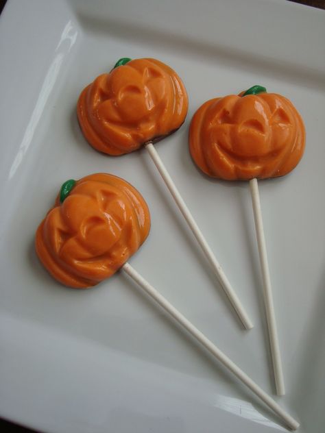 Chocolate Halloween Pumpkin Lollipops... www.rosebudchocolates.com Halloween Chocolate Lollipops, Chocolate Lollipops Ideas, Pumpkin Lollipops, Cozy Baking, Chocolate Halloween, Holiday Chocolate, Chocolate Lollipops, Candy Party Favors, Halloween Chocolate