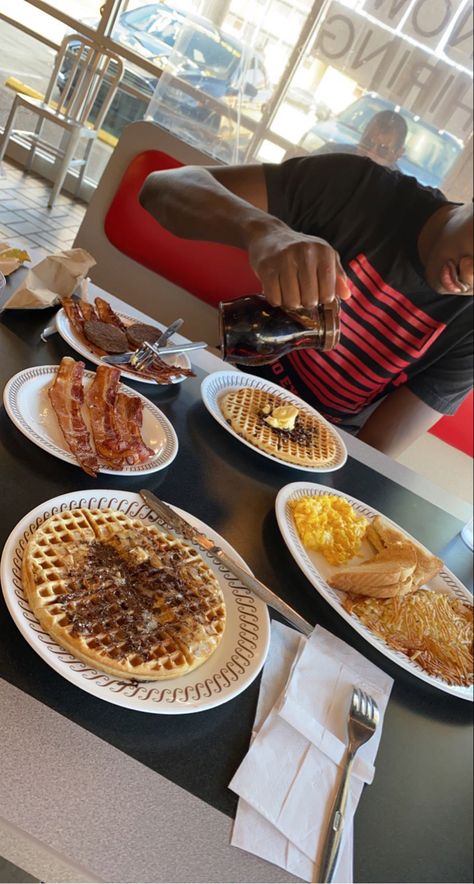 Waffle House 🧇 Waffle House Food, Waffle House Aesthetic, Era Aesthetic, Healing Era, Relationship Pics, Waffle House, My Cup Of Tea, Food Obsession, Food Cravings