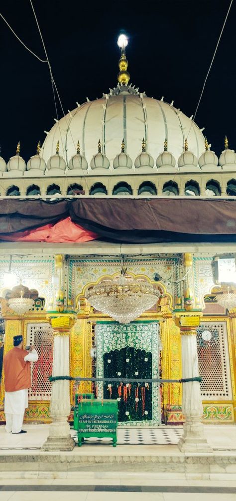 Nizamuddin Dargah Delhi Hazrat Nizamuddin Dargah, Nizamuddin Dargah, Creative Snapchats, Garib Nawaz, City Life Photography, Food Captions, Mantra Quotes, Hacker Wallpaper, Diving Center