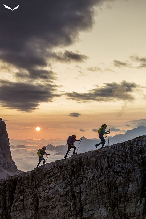 Someone Climbing A Mountain, Hiking Images Adventure, Hiking In The Mountains, Climbing Astethic, Mountain Climbing Aesthetic, Mountain Climbing Photography, Mountain Hiking Photography, Mountaineering Aesthetic, Mountaineering Photography