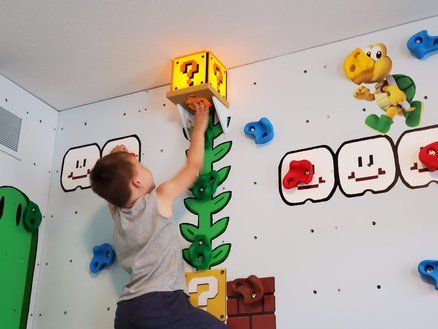 Super Mario Brothers Bedroom Ideas, Super Mario Game Room, Super Mario Room Ideas, Super Mario Playroom, Mario Playroom, Super Mario Themed Bedroom, Super Mario Bros Room Ideas, Mario Game Room, Mario Wall