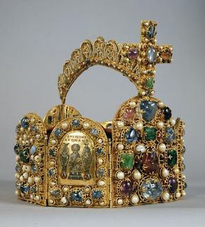 .Living the History: Empress Matilda's Bling! Christian Iconography, Kunsthistorisches Museum Wien, Royal Crown Jewels, Rose Gardens, Imperial Crown, Royal Crowns, Holy Roman Empire, Royal Tiaras, Safe Room