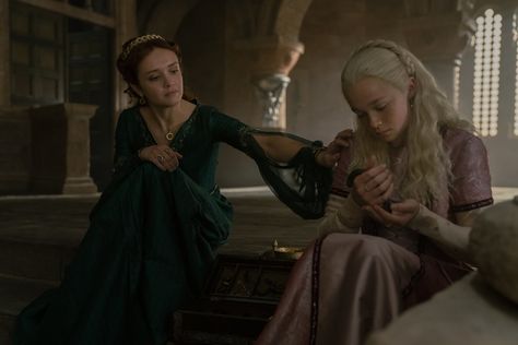 Everything Burns, Watchers On The Wall, Helaena Targaryen, Game Of Thrones Prequel, Eve Best, Game Of Thrones Series, Hand Of The King, Dragon Star, Olivia Cooke