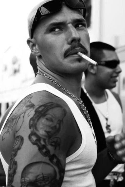 CHOLOS N' CHOLAS Tattoo Artists, Tattoos, Tumblr, Trans Rights, Tattoo Artist, A Man, Che Guevara, Mens Sunglasses, Historical Figures