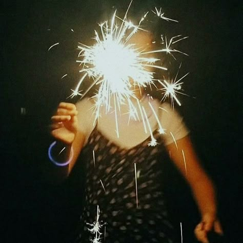 #sparklers #photoinspo #night #insta Cute Sparkler Pictures 4th Of July, Pictures With Sparklers Night, Sparklers Aesthetics, Make Disco Ball, Sparklers Photoshoot, Video Shots Ideas, Sparkler Photoshoot, New Year Photo Ideas, August Photo Shoot