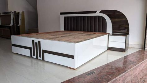 Palang Bed Design, New Design Bed, टीवी यूनिट, Bed Designs With Storage, Simple Bed Designs, Bed Back Design, Box Bed Design, Double Bed Designs, Bedroom Built In Wardrobe