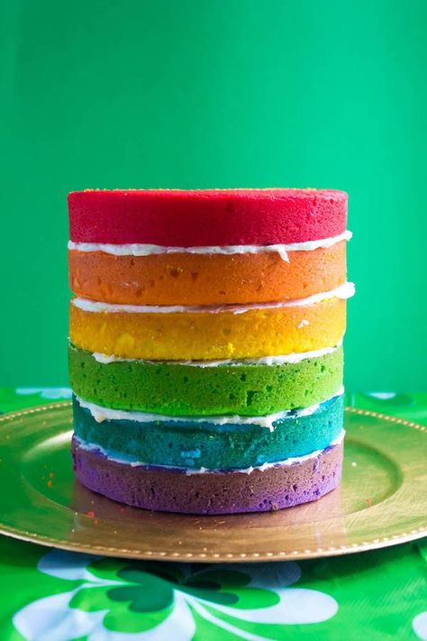 This Pot of Gold Rainbow Cake is the perfect dessert for St. Patrick's Day! Six colourful rainbow cake layers, filled and decorated with the most precious gold goodies! Pot Of Gold Rainbow, Rainbow Cake Recipe, Rainbow Birthday Cake, Cake Layers, Lego Man, Rainbow Food, Orange Cake, Unicorn Cake, Rainbow Cake