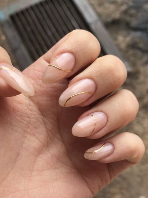 Rich Mom Nails, Wedding Nails For Bride Short Almond, Minimal Nye Nails, November Nail Inspo Short, Classic Elegant Nails, Neutral Holiday Nails Classy, Minimal Short Nails, Nails For Trip, Minimal Gel Nails