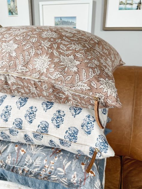 How to Pick Decorative Pillows That Go Together (5 tips on style, pillow inserts and saving money!) - The Inspired Room Amazon Pillow Covers, Decorating Rules, Memory Foam Pillows, Coastal Boho, Pretty Pillow, Printed Pillow, Home Hacks, The 8, Pillow Design