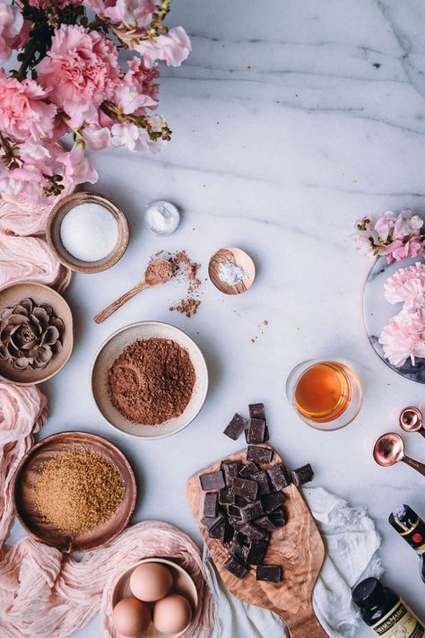 Blackberry and Chocolate Rum Cake - Historias del Ciervo | Chocolate rum cake, Rum cake, Food flatlay Chocolate Rum Cake, Baking Wallpaper, Bon Ramadan, Food Background Wallpapers, Baking Photography, Food Flatlay, Cake Wallpaper, Tasty Cake, Cold Cake