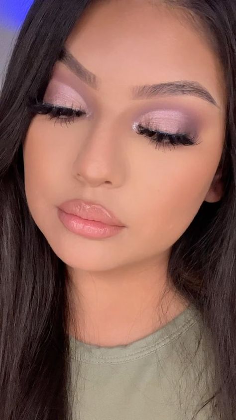 Purple cut crease 💜 #colourpop #eyeshadowtutorial #makeuptutorial #beginnermakeuptutorial | G.torres_makeup Light Purple Eye Makeup, Light Purple Makeup Looks, Lilac Makeup Look, Makeup Ideas For Quinceanera, Purple Cut Crease, Quince Makeup, Purple Makeup Looks, Purple Eye Makeup, Cut Crease Makeup