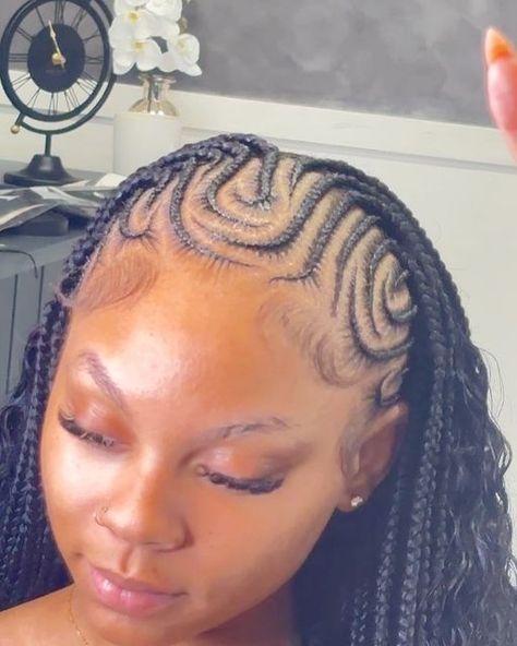 @styledbyarii_ on Instagram: "neat🔥🔥🔥  BOOK: half sewin w feedins (complex freestyle) + 1/2 extra bundle  **hair specs: 2 1/2 bundles of 26”**  #styledbyarii_ #braids #halfsewinhalfbraids #halfbraidshalfweave #fulanibraids #londonbraider #blackgirlmagic #explore #explorepage #melaninpoppin #hairtutorial #processvideo #reelsinstagram #reels #fyp #braidernearme" Straight Back Braids Hairstyles, Half Stitch Braids Half Knotless Braids, Half Knotless Half Feed In, Fulani Braids With Heart Design, Flip Over Fulani Braids With Color, Freestyle Fulani Braids With Heart, Freestyle Braids, Trible Braids Freestyle, Braided Up Ponytail