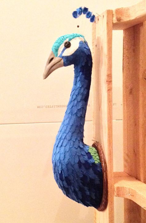 By marymake on Etsy. - Craft-o-Rama Taxidermy Peacock, Paper Mache Animals, Taxidermy Art, Paper Mache Sculpture, Paper Mache Art, Paper Mache Crafts, Paper Birds, Faux Taxidermy, Bird Sculpture