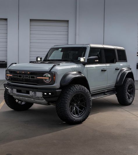 Ford Bronco Mods, Ford Bronco Raptor 2024, Cactus Grey Ford Bronco, Ford Bronco Cactus Grey, Ford Bronco Wallpaper, Chevy Bronco, Jimny Car, Ford Bronco Outer Banks, Ford Bronco Concept